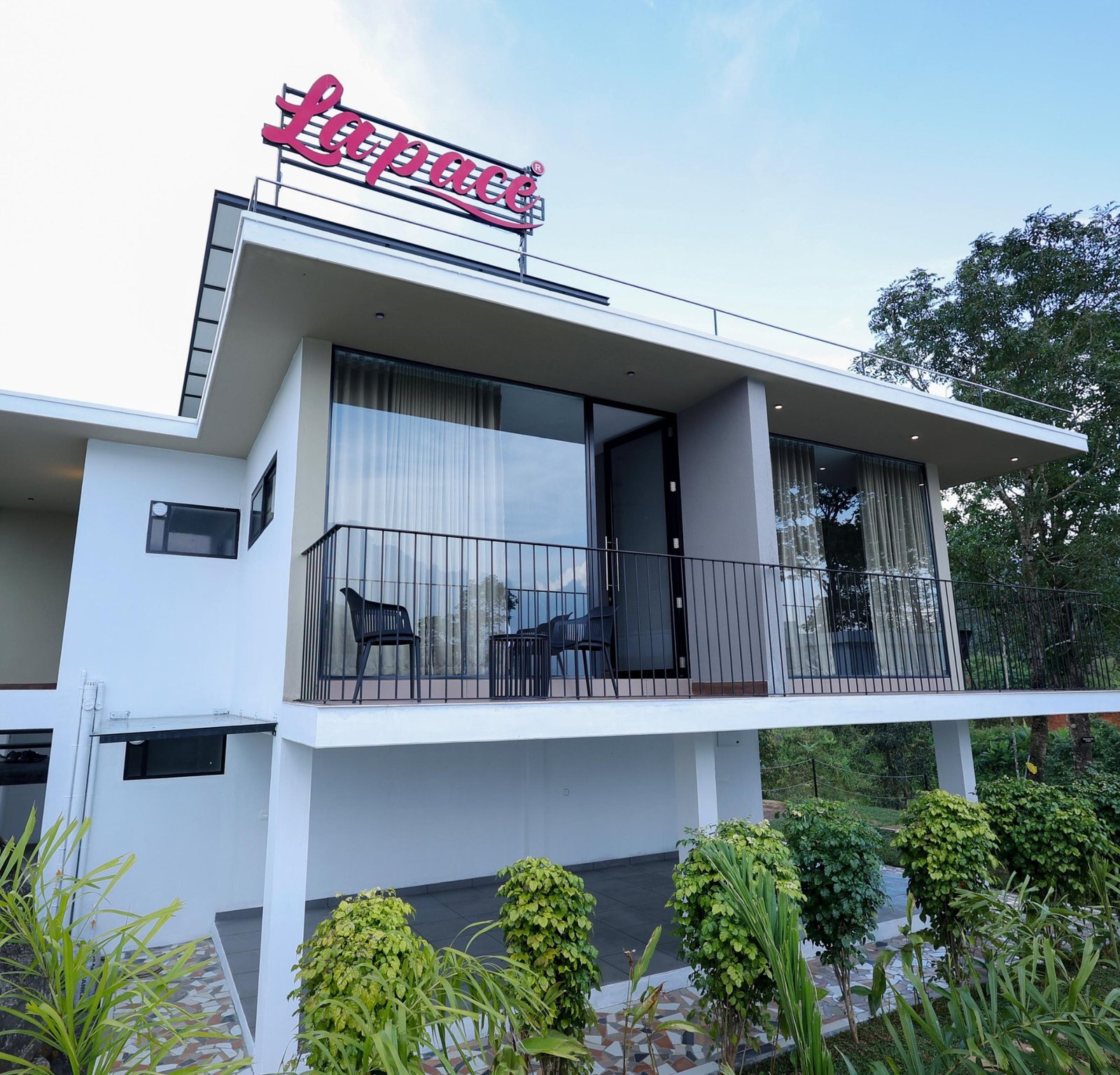 Pace 1 Luxury Private Pool Villa Kakkadampoyil - Premium mountain retreat