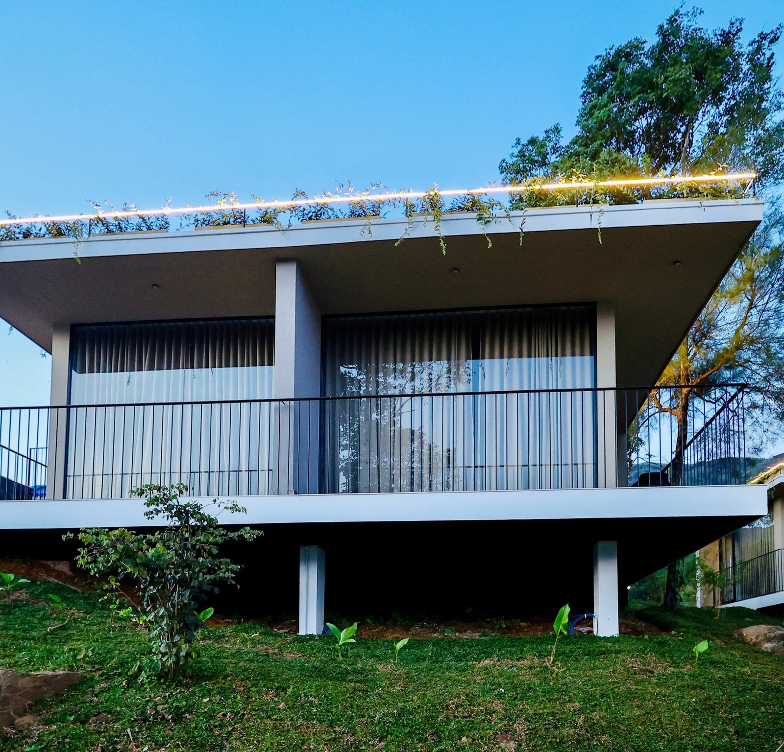 Pace 5 Mountain Villa Retreat Kakkadampoyil - The ultimate high-altitude escape